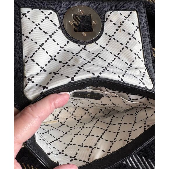 KATE SPADE - Newbury Lane Sally Saffiano Leather Turnlock Crossbody in Black. - Picture 3 of 14